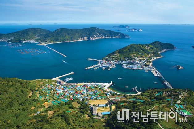 여수의 대표 관광명소 10경 중 하나인 삼산면 거문도에서 오는 7일 ‘삼치축제’가 열린다.