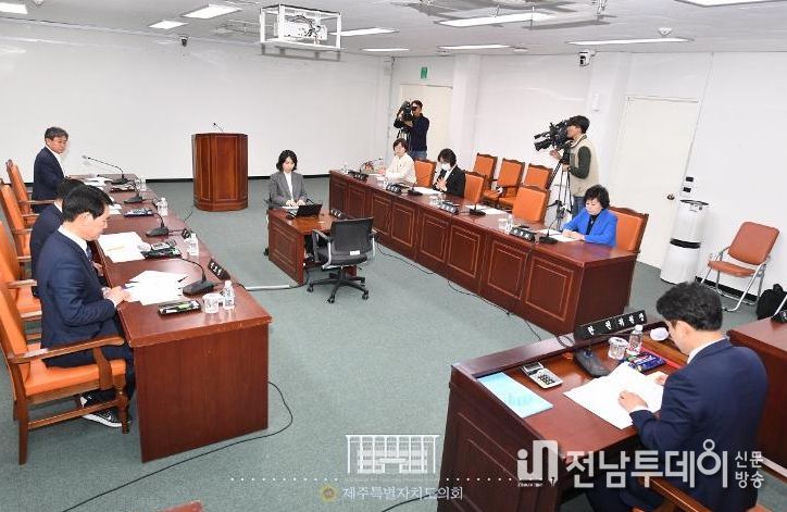 4.3특별위원회 제6차 회의