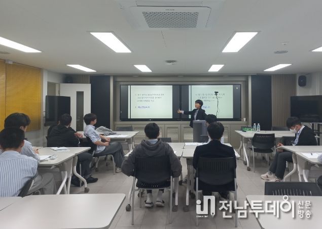 찾아가는 청소년 토론 아카데미