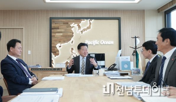 역사인식에 바탕한 미래 설계로 제주 전략 모색