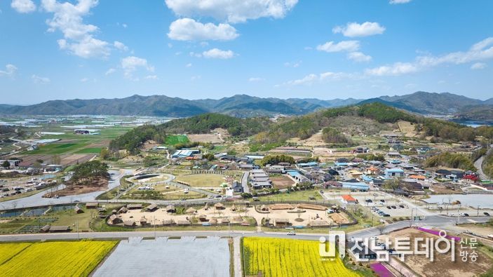 드넓은 유채꽃 평원이 펼쳐진 2023 화순고인돌축제 현장
