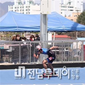 여수시청 소속 인라인 스피드 선수 송제언(24)이 DTT(듀얼타임트라이얼)200m 대한민국 국가대표로 선발됐다.