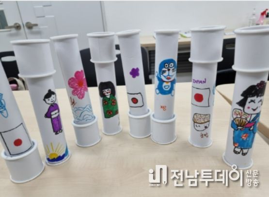 일본의 전통놀이 장난감인 망게경의 모습