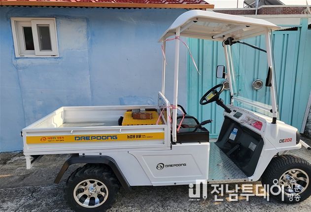 여수시가 올해 초 소형전기운반차 21대 보급에 이어 10대를 추가로 지원한다.