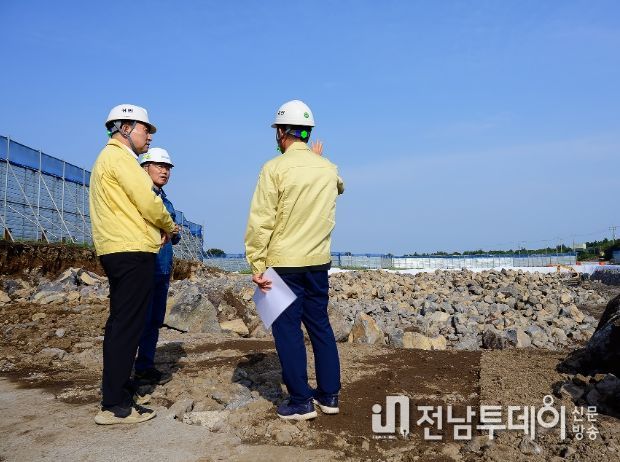 여름철 재난대비 재해예방사업장 특별점검하는 이종우 시장