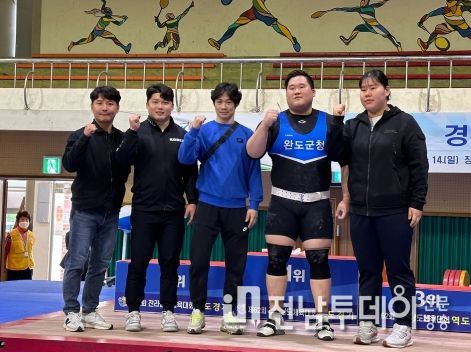 완도군청 역도실업팀, 전라남도 체육대회서 종합 1위 달성