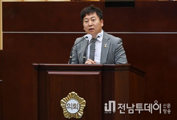 광주 서구의회 김균호 의원이 5분자유발언을 발표하고 있다. (사진=김균호 의원 제공)