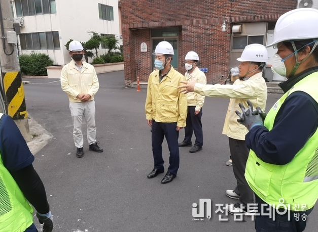 대형폐기물 수집․운반 현장 방문한 안우진 제주시 부시장