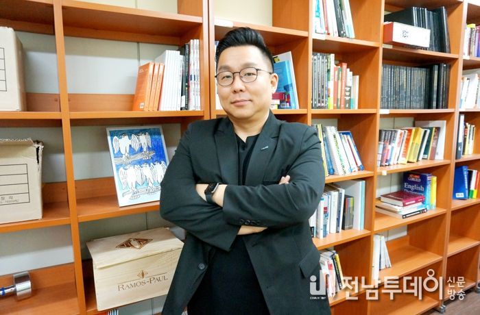 1일 21세기장성아카데미에 문정훈 서울대 농경제사회학부 교수가 강연을 맡는다
