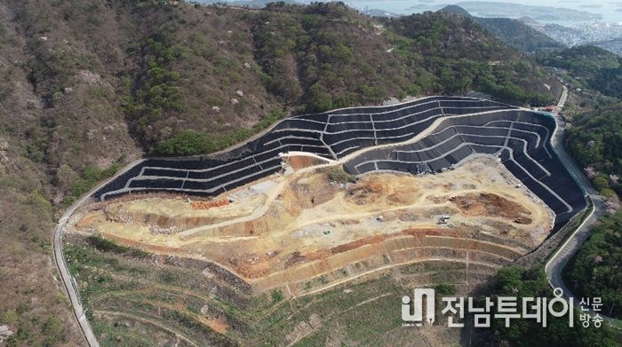 여수시가 만흥위생매립장 잔여매립기간 확보에 총력을 기하고 있다