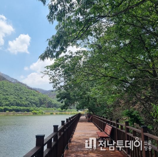 수변데크로드