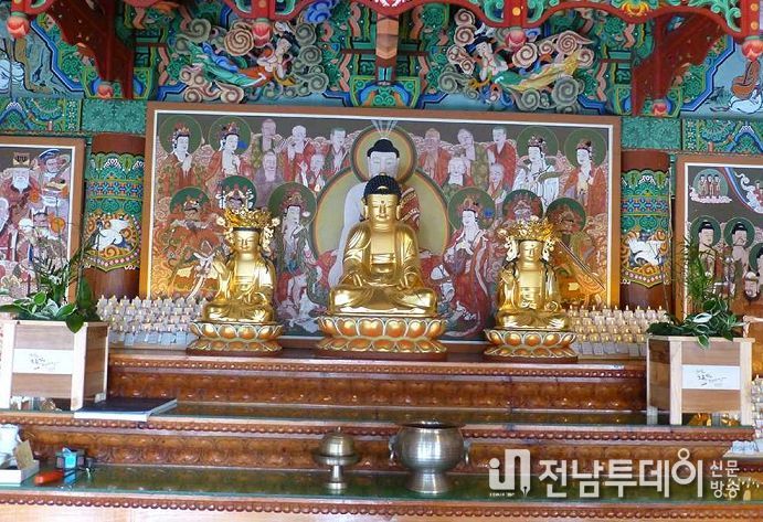고흥 송광암 목조삼존불