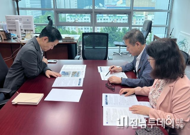 안우진 제주시 부시장 국비확보 위한 김한규 국회의원 면담