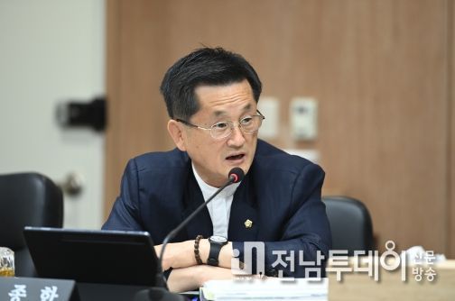 발언 중인 백종한 의원