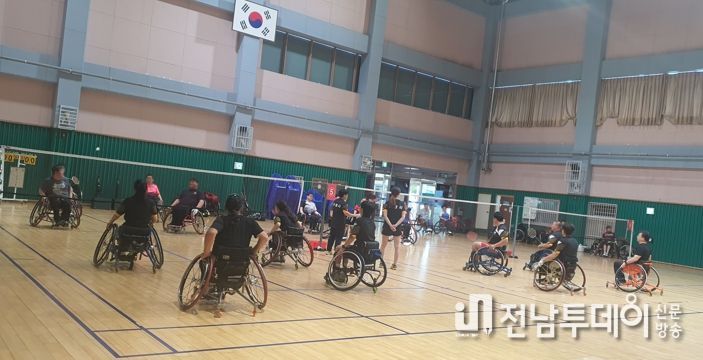 광양시장애인체육회, 지역형 공공스포츠클럽(전남 광양) 배드민턴 교류전 개최