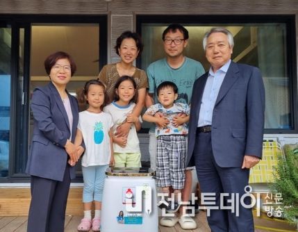 장흥 관산읍, 장마철 다자녀가정에 제습기 지원