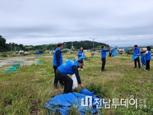 ‘여수 르네상스 시민운동’ 화정면 실천본부는 지난 28일 ‘6월 중점실천의 날’을 운영했다.