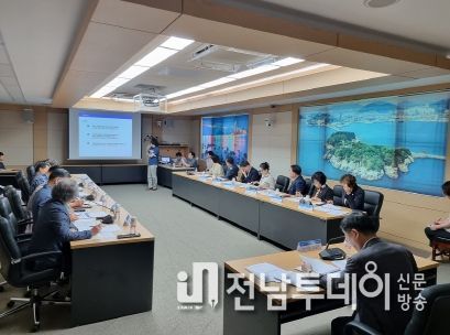 여수시가 여수문화예술재단 설립의 첫 발걸음을 뗐다.