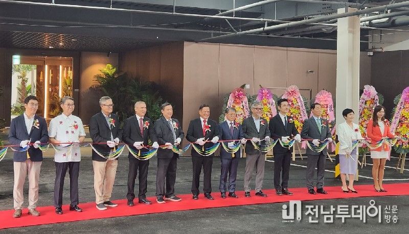 엘카스카디 by 제이파크 보홀 모델하우스 개관식 제이파크아일랜드 저스틴 우이 회장과 유림개발 유시영 회장도 참석/ 이미지 제공 분양7번가