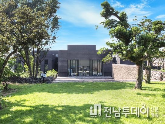 제주 미술관서 내면 치유… 김창열미술관 전시 연계 명상프로그램 운영