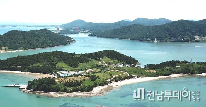 목포시가 가고싶은 섬 외달도 해수욕장·해수풀장을 오는 8일 개장한다.