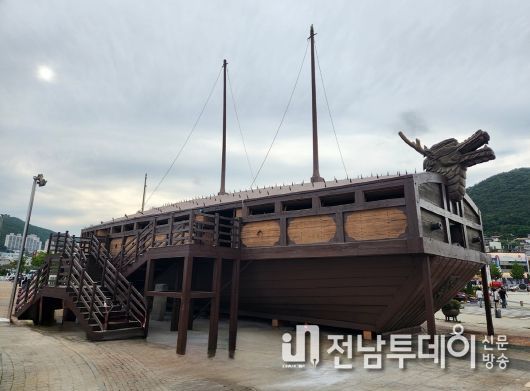이순신광장에 전시된 전라좌수영 거북선이 재개장된다.