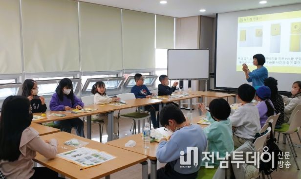 “장성군립도서관 여름방학 특강, 지금 신청하세요!”