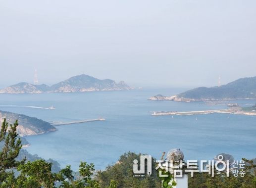 흑산도항 내 양식시설 정비 2023. 7월 흑산도항(예리항) 내 양식시설 철거 이후 예리항 내 일원