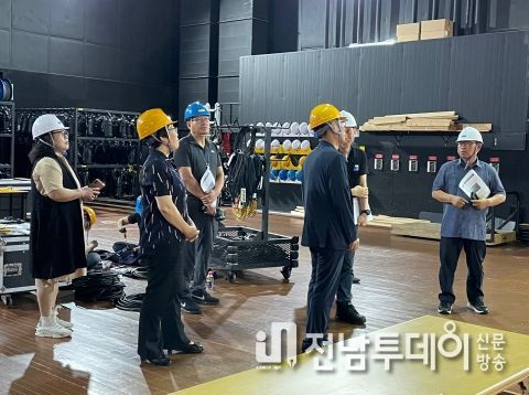 안우진 제주부시장 제주아트센터 무대시설 등 현장 점검