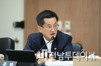발언 중인 백종한 의원(사진 = 백종한 의원 제공)