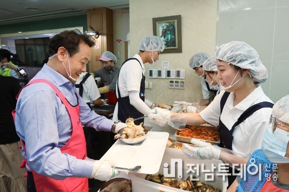 건강한 여름나기, 삼계탕 나눔 봉사 성료