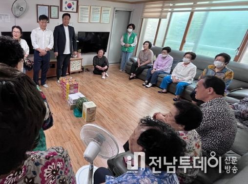 목포시 부흥동 자생조직, 중복 맞아 경로당 위문