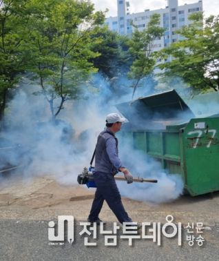 목포시 신흥동, 여름철 대비 해충 집중 방역 실시