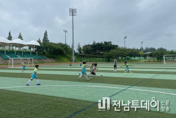 영광군에서 하계 전국 초등학교 축구 리그 킥오프