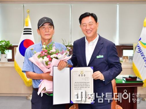 장성군, 6‧25참전용사 고(故) 라봉균 선생 무공훈장 전수