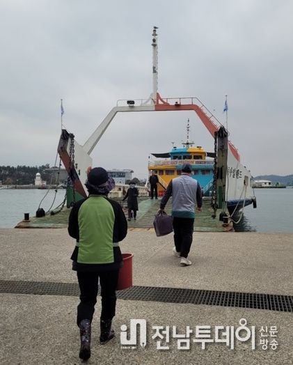 목포시가 추석을 앞두고 섬 지역 택배비를 지원한다.