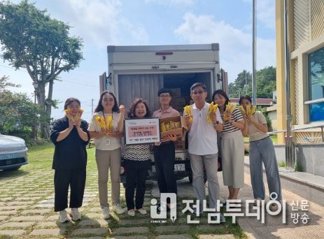 여수시 돌산읍은 관내 주민이 지난 17일 돌산읍에 아이스크림 50박스(100만 원 상당) 후원했다고 21일 밝혔다.