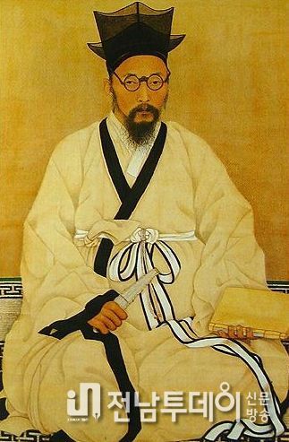 당시 최고 초상화가 채용신이 그린 매천 황현 초상화(보물 제1494호)