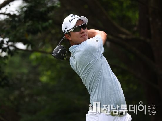 송영한, 일본투어 ‘산산KBC오거스타’서 우승