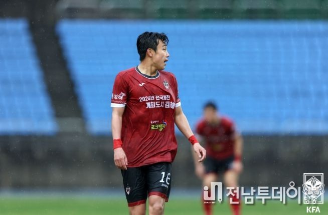 선제골을 기록한 김해시청축구단 손준석.