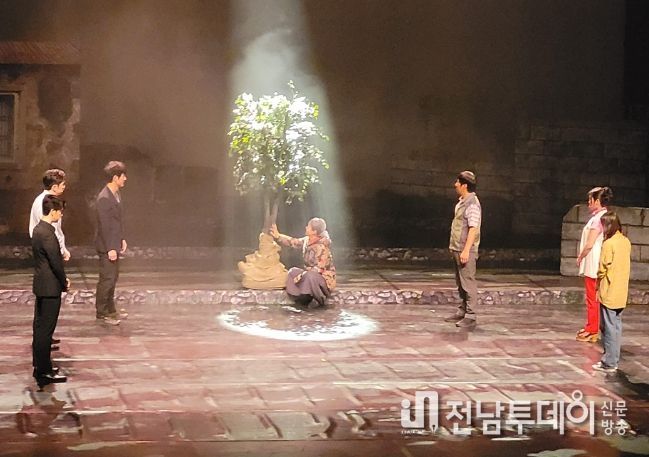 제주4.3 창작뮤지컬 “동백꽃 피는 날“