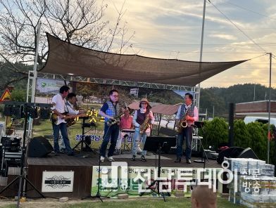 버스킹 공연 모습