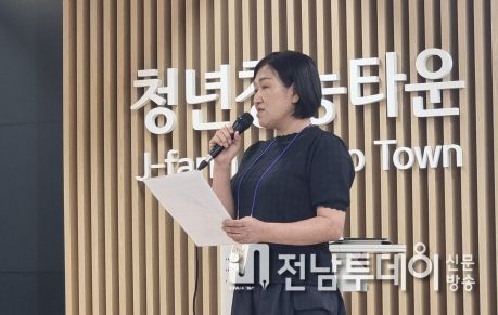 조경미 화순정보화농업인연구회 회장의 공개발표 장면.