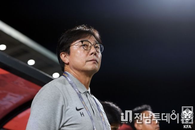 황선홍 감독