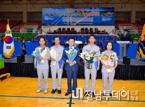 여수시의용소방대연합회는 지난 13일 오전 진남실내체육관에서 ‘2023년 의용소방대 기술경연대회’를 개최했다.