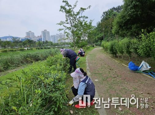 무안군, 추석맞이 남악신도시 공원·녹지 환경정비 ‘구슬땀’