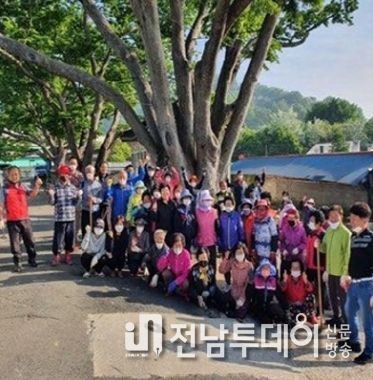 곡성군 청정전남 으뜸마을, 달을 품은 월봉마을