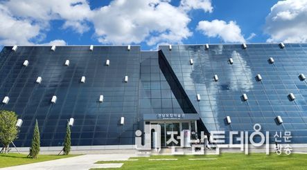 고품격 전시로 이목을 집중시키고 있는 전남도립미술관