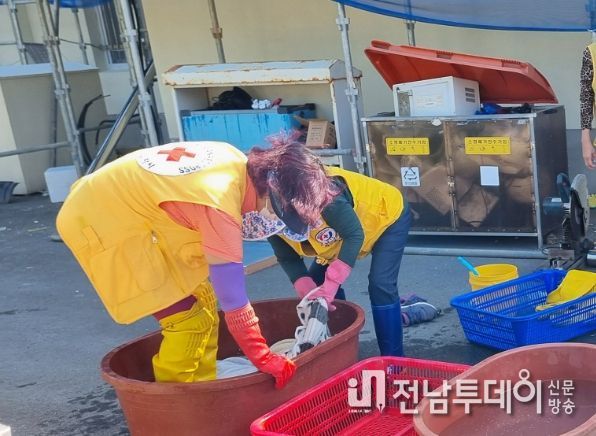 광산구 평동 적십자봉사회, 돌봄 이웃 이불 빨래 봉사