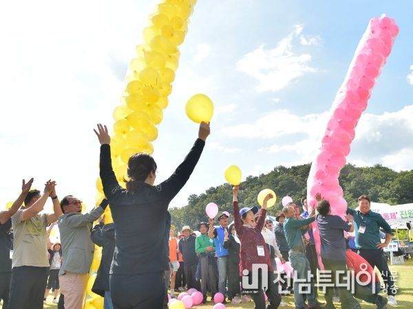 장성군 황룡강 가을꽃축제, ‘군민 화합의 장’ 됐다